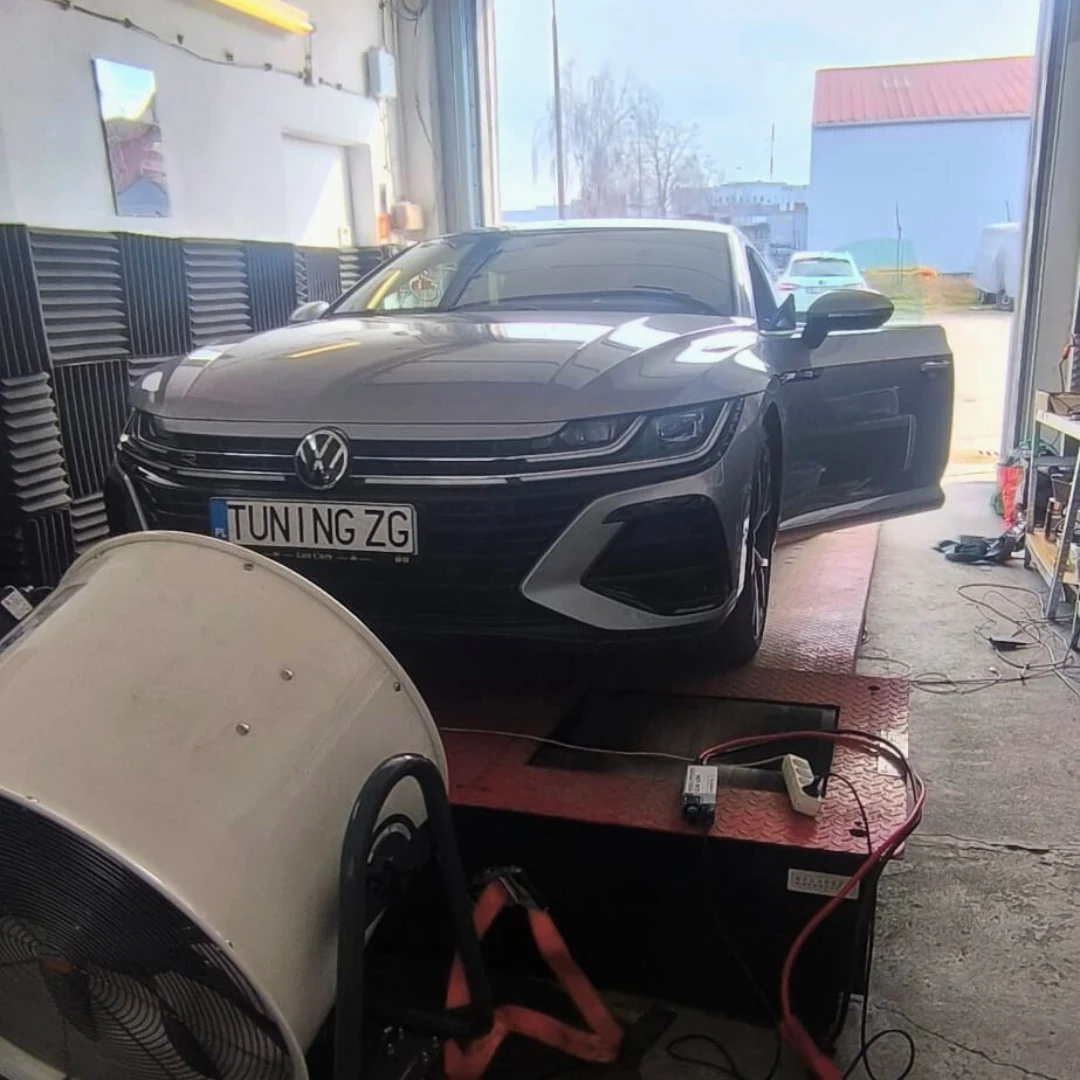 VW Arteon R 2.0TSI